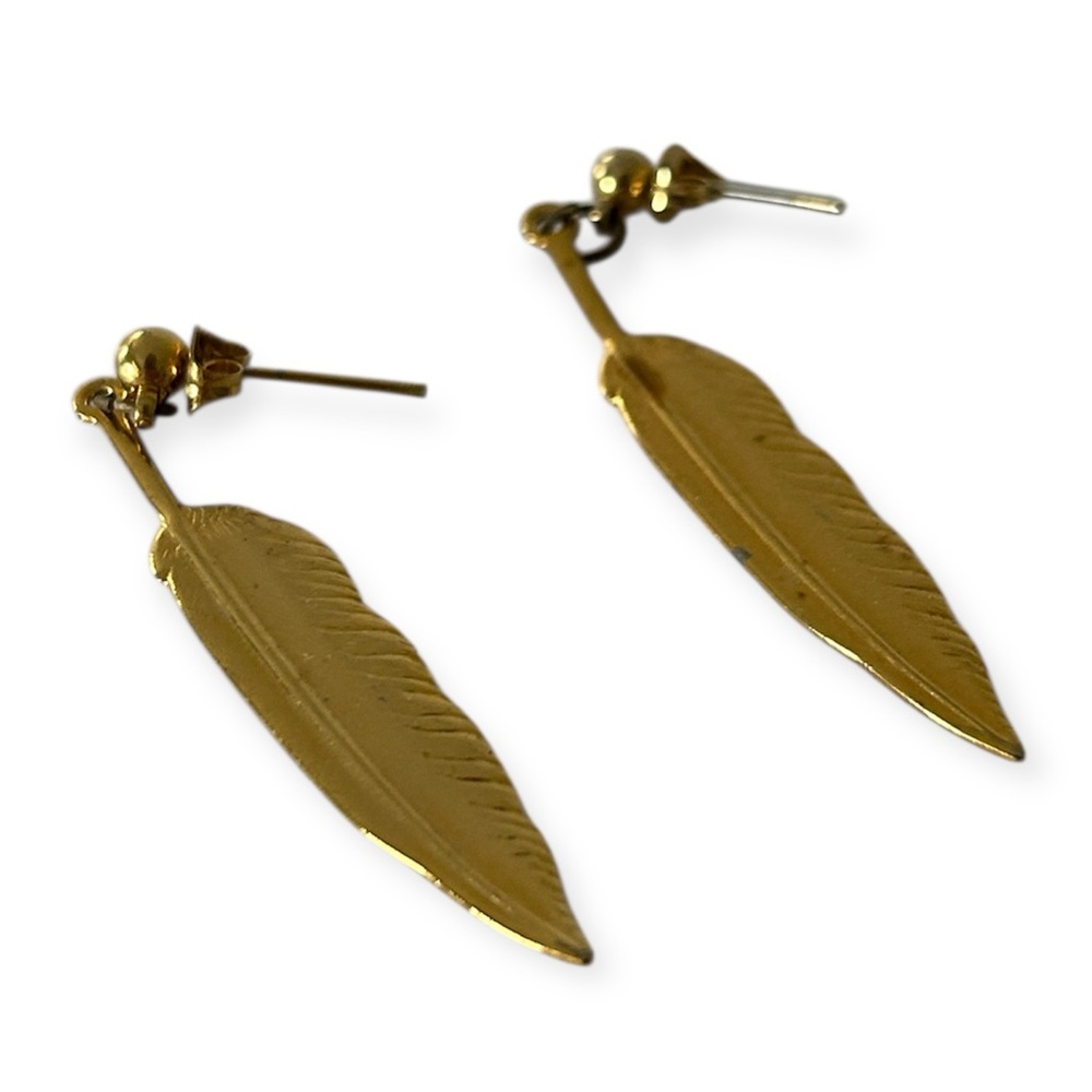 Vintage 80’s Gold Tone Feather Drop Earrings - Picture 9 of 14